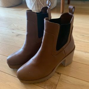Chinese Laundry Trendy Platform Chunky Chelsea Boots Size 7 Dark Camel